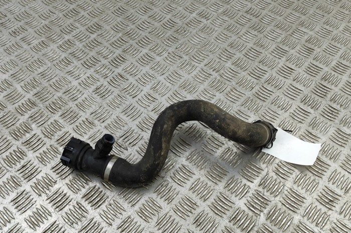 Furtun de lichid de răcire BMW 3 F30, F80 2016 OEM: 8667356 26879093