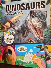 Dinosaurs Planet - Mosaic sticker book (Planeta Dinosaurilor - Carte cu stickere mozaic - carte in limba engleza)