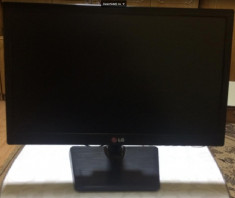 Vand monitor LG, diagonala 18.5 inch, culoare negru foto