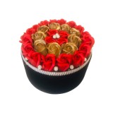 Aranjament floral EVENTISSIMI -Trandafiri Sapun, Rosu Auriu, cutie de catifea