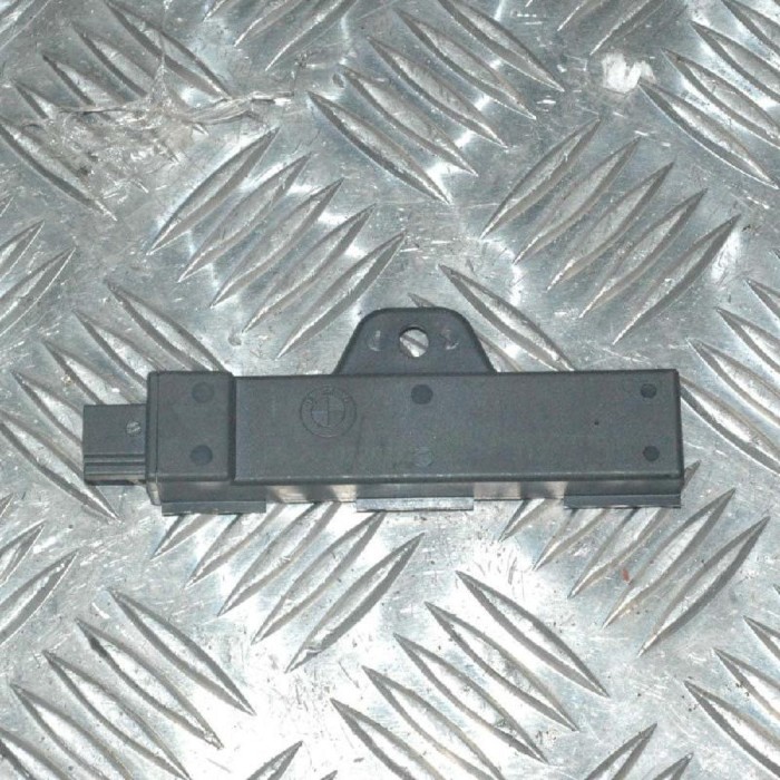 Amplificator de antena BMW 1 F20 2010 OEM: 9220832 2083929