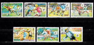 A12 S5 7 - Timbre foarte vechi - Vietnam - fotbal - CM Italia 1990 foto