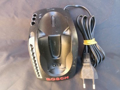 ALIMENTATOR MASINA DE INSURUBAT BOSCH IXO 7.0V 250mA 4.5W 2607225089 foto