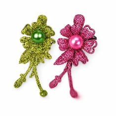Set 2 agrafe de par verde si roz 5 x 2 cm, model floral metalizat, accesorii chic pentru par, prindere ferma