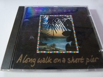 Van Kampen- a long walkon a short pier, z foto