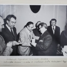 AMBASADA REPUBLICII CEHOSLOVACIA IN ROMANIA , FESTIVITATE DE DECORARE , FOTOGRAFIE ANII ' 80