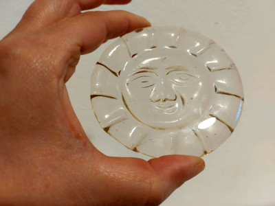 Medalion de sticla in forma de soare, 8cm diametru, art deco, press-papier foto