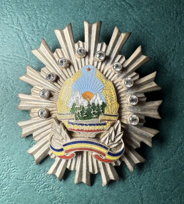 Ordinul Securitatii - pentru servicii deosebite in apararea oranduirii socialiste clasa 3 foto