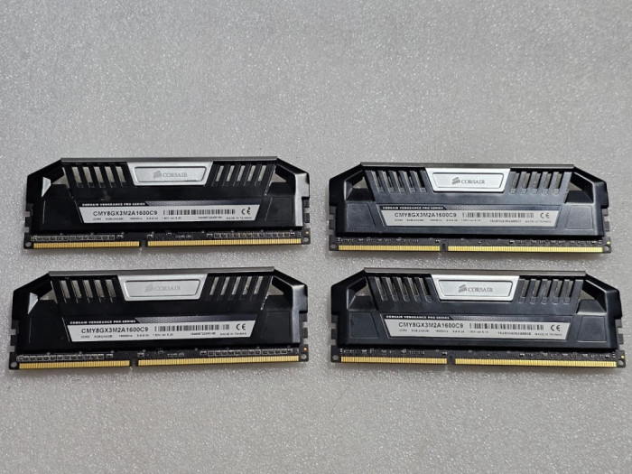 Kit RAM Corsair VENGEANCE Pro Black 8GB (2x4GB) DDR3 1600MHz CMY8GX3M2A1600C9