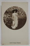 A.S.R. PRINTESA ELISAVETA , FOTOGRAFIE IN GRADINA , COLECTIA A. BRAND , SINAIA , FOTOGRAFIE TIP CARTE POSTALA , INTERBELICA