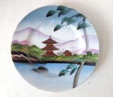 Farfurie portelan fin Made in Japan, Japonia, pictata manual, Handgemalt, imagine cu pagoda, 16cm diametru