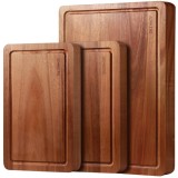 Cumpara ieftin Set 3 Tocatoare din Lemn de Acacia ADMKERS, 2cm Grosime, Canale de Scurgere, 43x30/30x25/30x18cm