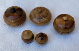 Cinci cutiute in miniatura din lemn frumos furniruite
