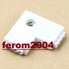Conector FEMALE, cu 4 pini, pentru benzi led, RGB, 2 porturi, forma de L foto