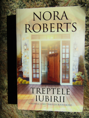 NORA ROBERTS - TREPTELE IUBIRII foto
