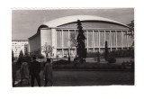 Poza de dimensiunea unei CP Sala Palatului Bucuresti, animata, stare foarte buna, Alb-Negru, Romania de la 1950, Cladiri