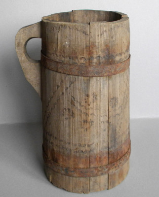 Cofă taraneasca pentru apa 34cm, lemn cu ornamente, vechime 100 ani foto