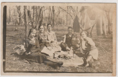 Realfoto , tip carte postala ,tipuri,picnic in padurea Otopeni 1931 foto