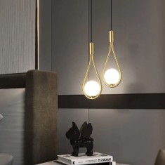 Lustra pe cablu, lacrima, 2 globuri sticla alb, corp auriu, dulie E14, lungime reglabila maxim 1.2 m