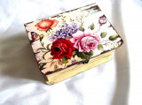 Cutie din lemn tip carte cu trandafiri 45572