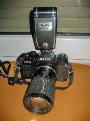 9897-Foto RICOH Japan obiectiv Tokina blitz Agfa Lux. RMC Tokina 75-150 mm. foto