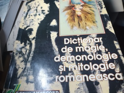 DICTIONAR DE MAGIE, DEMONOLOGIE SI MITOLOGIE ROMANEASCA- IVAN EVSEEV 1998 foto