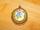 Pandantiv Franta, vintage, portelan pictat, placat cu aur, lantisor argint placat cu aur