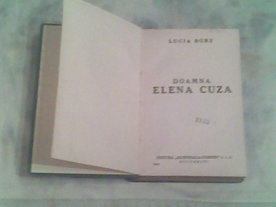 Doamna Elena Cuza-Lucia Bors foto