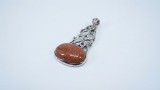 Cumpara ieftin Pandantiv din Argint cu Piatra Soarelui Maro (Goldstone) , Design Vintage E i Rama Texturata, 4 cm