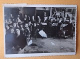 fotografie veche de colectie, perioada regala, anii 1920, imagine masa festiva - grup de oameni - foto Royal ,,Chemiles'' - Bazargic