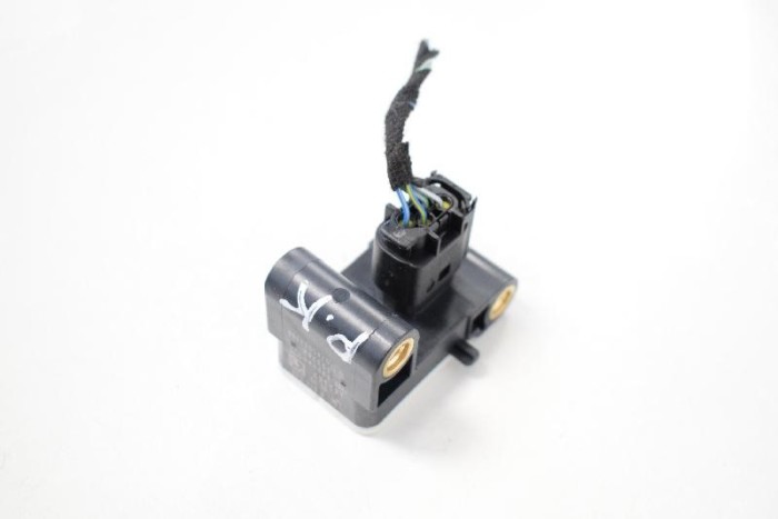 Senzor de impact st&acirc;nga față BMW 3 E90 2008 OEM: 6911003 3668298