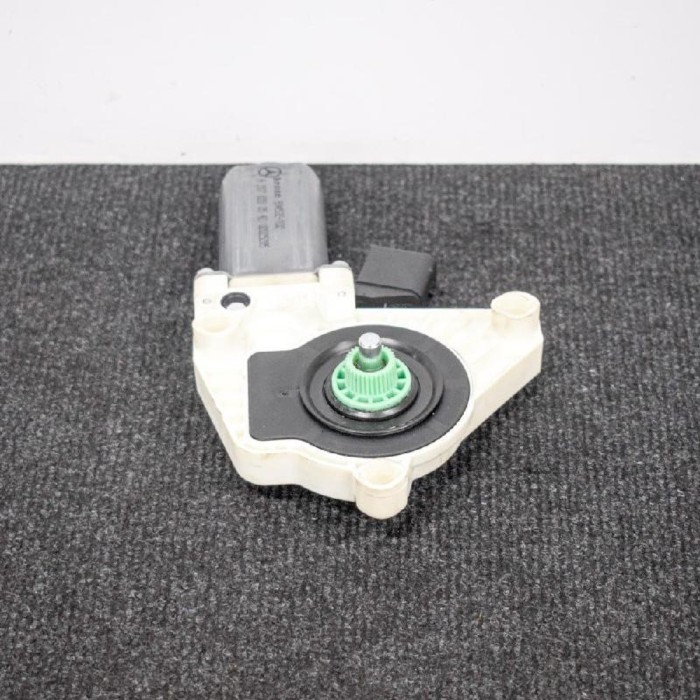 Motor macara geam ușă st&acirc;nga față MERCEDES-BENZ SLK R172 2015 OEM: A2078200542 3624553