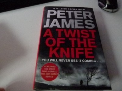 A twist of the knife - Peter James foto
