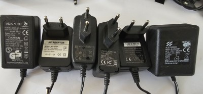 ALIMENTATOR 12V , LOT 6 BUCATI , TOATE FUNCTIONEAZA . foto