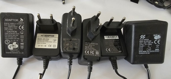 ALIMENTATOR 12V , LOT 6 BUCATI , TOATE FUNCTIONEAZA .