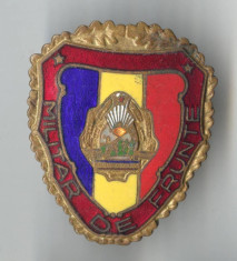 Insigna MILITAR DE FRUNTE - militara - RSR 1970 - SUPERBA !!! foto