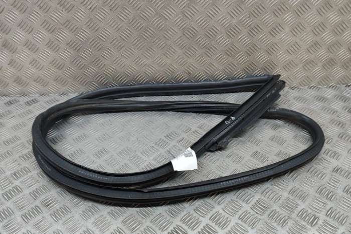 Garnitura ușă dreapta față PORSCHE 911 996 2002 OEM: 99653707603 | 31423569