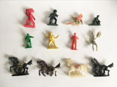 Lot 12 figurine romanesti indieni cowboy soldati cai, anii 80, jucarie colectie foto