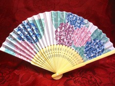 EVANTAI LEMN SI MATASE DECOR FLORAL CU HORTENSIE 36 CM