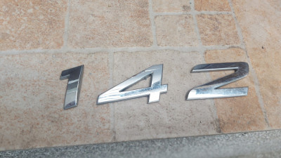 Emblemă 142 cabină Mercedes Actros foto