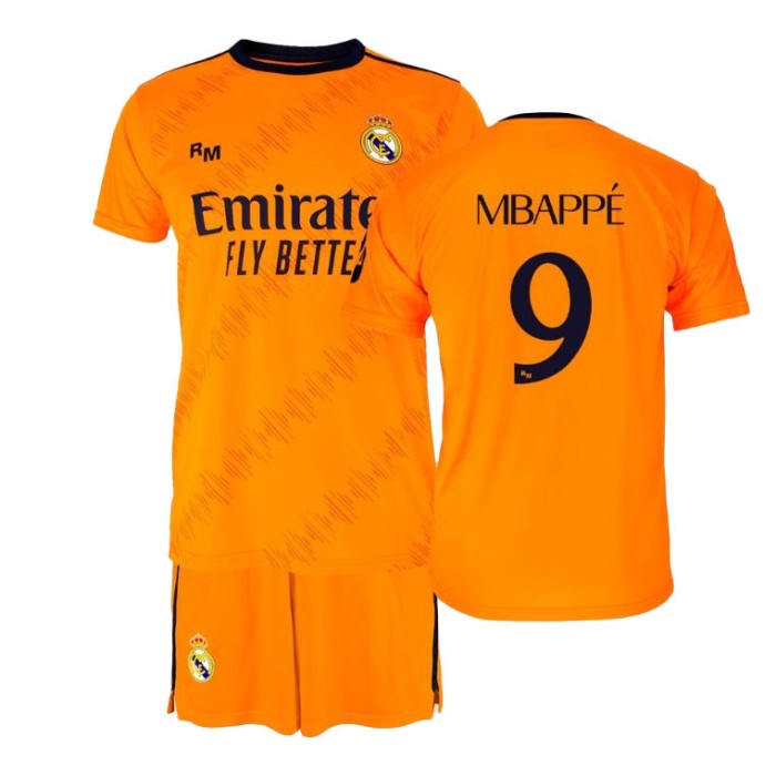 Real Madrid set de copii 24/25 Away Mbappe - 8 let