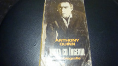 Anthony Quinn - Lupta cu ingerul - autobiografie - uzata - 1977 foto