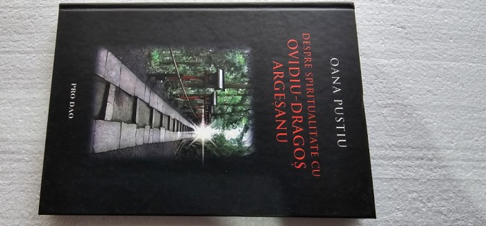 Despre spiritualitate , Oana Pustiu , CARTEA ESTE CA NOUA .