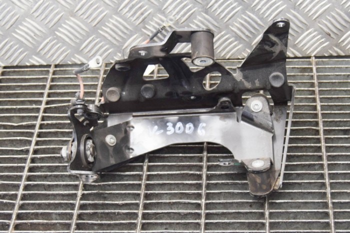Suport compresor aer condiționat BMW i8 I12 2014 OEM: 4813760,9359784 12184628