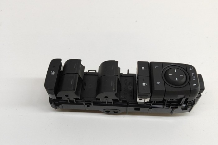 Buton geam ușă st&acirc;nga față TOYOTA C-HR _X2_, _H2_ 2024 OEM: 84040-47140 28293526
