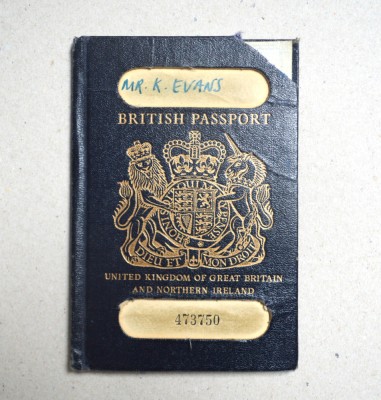 Vechi pasaport britanic foto