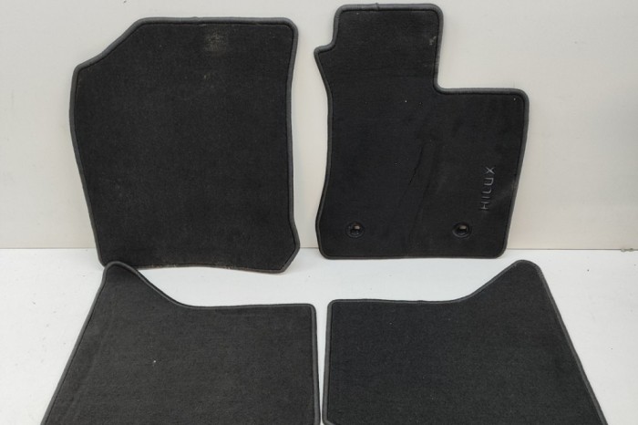 Set covorașe TOYOTA HILUX VII Pick-up _N1_, _N2_, _N3_ 2012 OEM: PZ49C-NP358-FA | 28148398