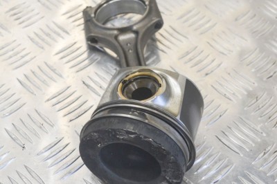 Piston VOLVO XC60 2011 OEM: 31272195,31401216 13303692 foto