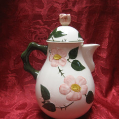 CEAINIC CAFETIERA PORTELAN VILLEROY&BOCH MODEL WILD ROSE DECOR TRANDAFIRI 24 CM