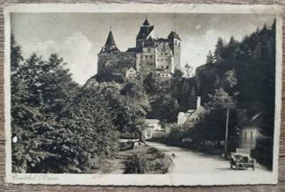 Castelul Bran automobil de epoca// CP foto